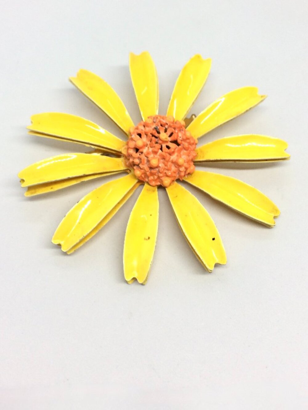 VINTAGE ENAMEL BROOCH Yellow Daisy Flower Power Mod 1960s Statement Groovy